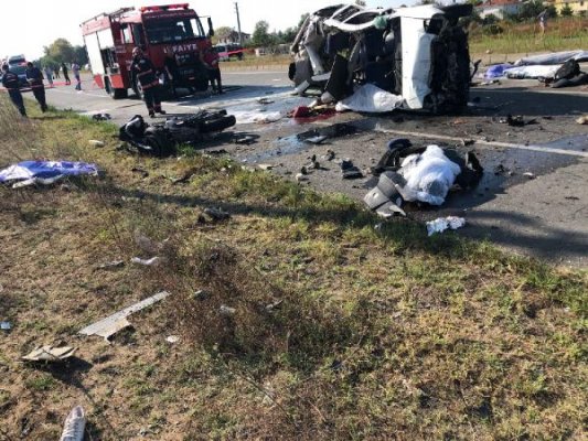 Sakarya'da Katliam gibi Kaza! İlk Belirlemelere Göre 8 Kişi Öldü!