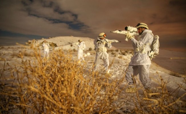 En Uzun Gece'de Bile Nöbetteler