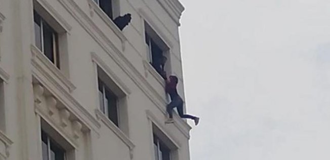 İntihar Girişimi Son Anda Engellendi İntihar Girişimi Son Anda Engellendi