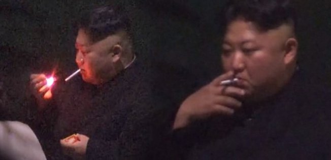 Kim Jong Çin'de Sigara İçti!