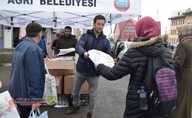 Ağrı Belediyesi’nden 10 Bin Adet Çevre Dostu Bez Çanta