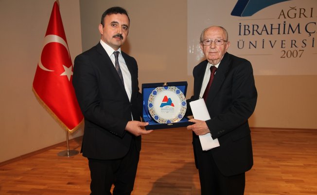 AİÇÜ'de "Milletin Sesi Mehmet Akif Ersoy ve İstiklal Marşımız" Konulu Konferans