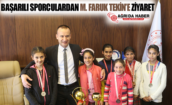Ağrılı Başarılı Sporcular Milli Eğitim Müdürü Tekin’i Ziyaret Etti Ağrılı Başarılı Sporcular Milli Eğitim Müdürü Tekin’i Ziyaret Etti