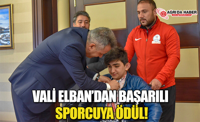 Ağrı Valisi Süleyman Elban'dan Başarılı Sporcuya Ödül