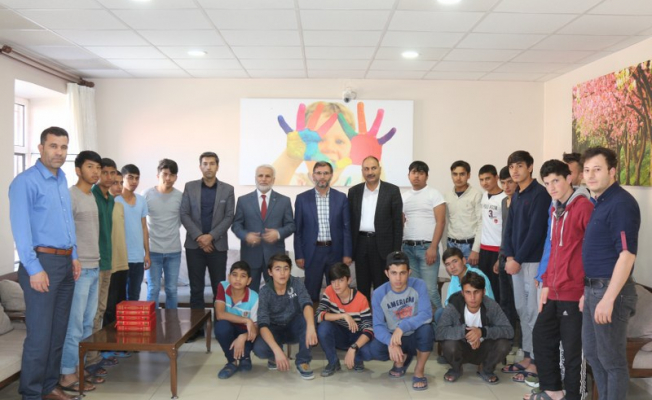 Ağrı Müftüsünden Çocuk Destek Merkezi Ve Huzurevine Ziyaret