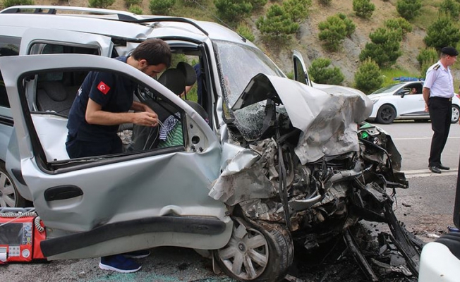 Bayram'da Trafik Kazalarında 52 Kişi Hayatını Kaybetti Bayram'da Trafik Kazalarında 52 Kişi Hayatını Kaybetti