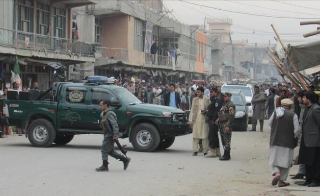 Afganistan'daki seçimlere bir çok yerden saldırı!