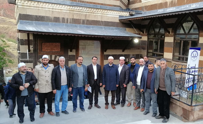 Ahmed-i Hani Türbe Camii'nde Sabah Namazı Buluşması