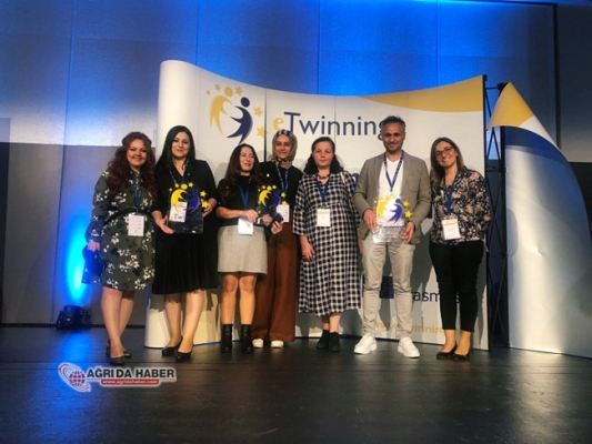 Büşra Hoca Fransa'da düzenlenen eTwinning Konferansına katıldı