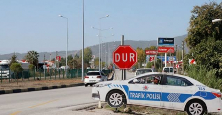 Maket Aracın Aküsünü Çaldılar!