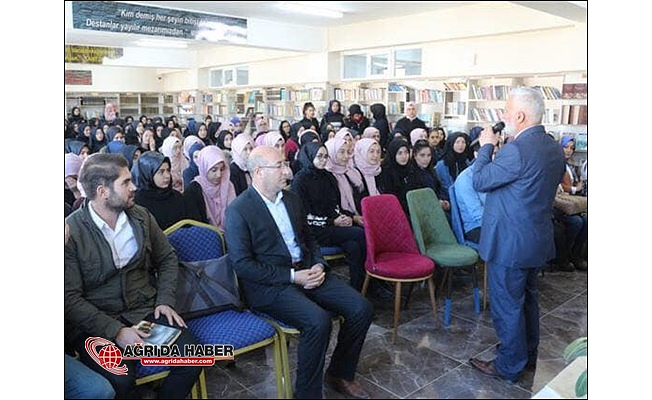 Ağrı Müftüsünden Lise Öğrencilerine Peygamberimiz ve Aile Semineri