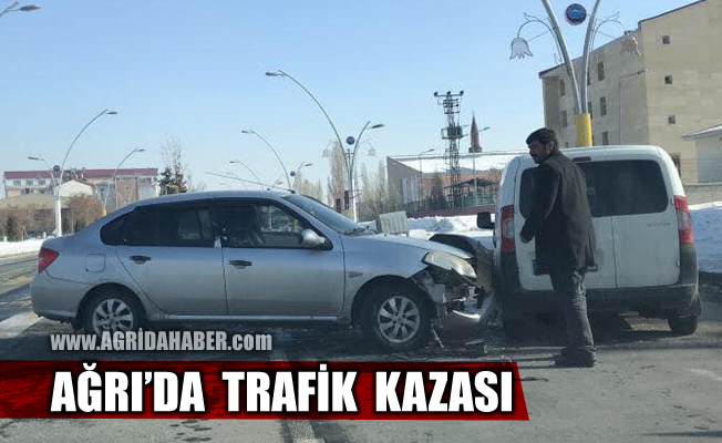 Ağrı'da Maddi Hasarlı Trafik Kazası