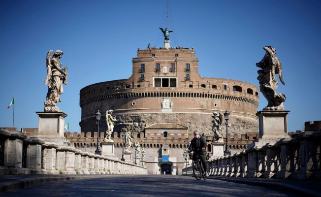 İspanya'da Bir Günde 935 Kişi Hayatını Kaybetti!