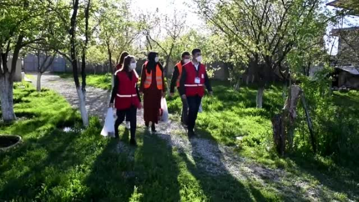 Ağrı Kızılay Gönüllüleri Engelli Haftasında engellileri unutmadı