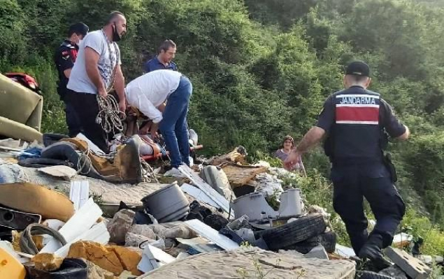 Fotoğraf Çekerken Uçurumdan Yuvarlandı!