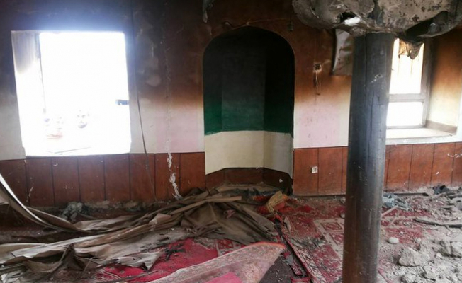 Afganistan hükümeti camiyi bombaladı