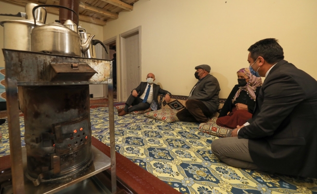 Vali Varol'dan Yaşlılar Haftasında Büyüklere Ziyaret