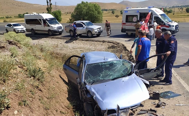 Bitlis'te Korkunç Kaza! 2'si Çocuk 5 kişi yaralandı