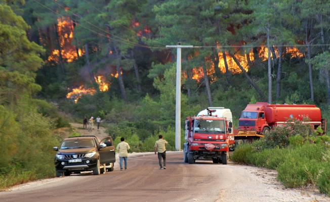 Manavgat'taki orman yangını kontrol altına alınamadı!