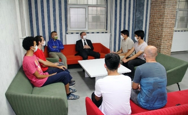 Müdür Kökrek'ten e-sınav ve bilim merkezine ziyaret