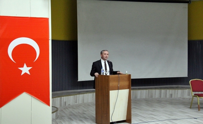 Ağrı'da "Eğitimde Yeni Paradigmalar" konferansı düzenlendi