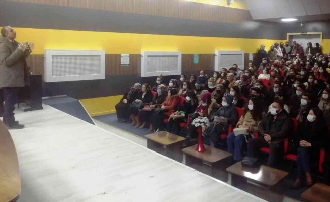 Ağrı'da öğretmenlere yönelik seminerler düzenlendi