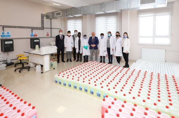 Ağrı Valisi Varol, TOBB Mesleki ve Teknik Anadolu Lisesini ziyaret etti