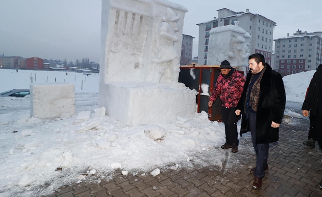 Başkan Savcı Sayan 'Buz Heykelleri' çalışmalarını yerinde inceledi