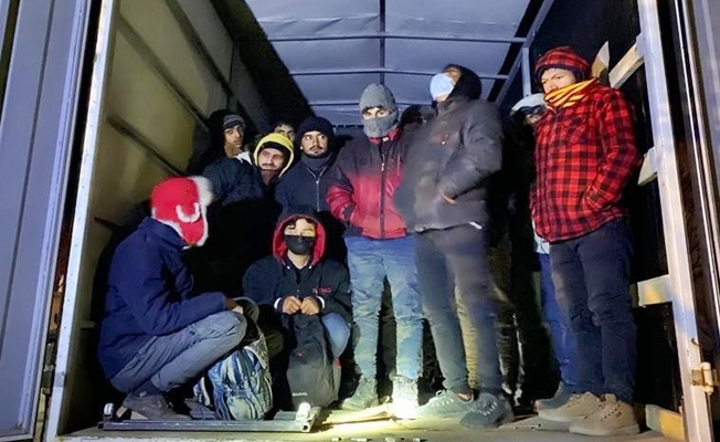 Ağrı'da 55 düzensiz göçmen yakalandı! Ağrı'da 55 düzensiz göçmen yakalandı!