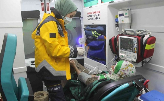 Hamur'da hastalanan anne ve bebeğine sağlık ekipleri yetişti