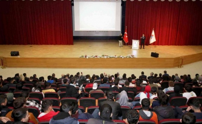 AİÇÜ'de “Başarılı Bir İşin Sırrı” konferansı yapıldı