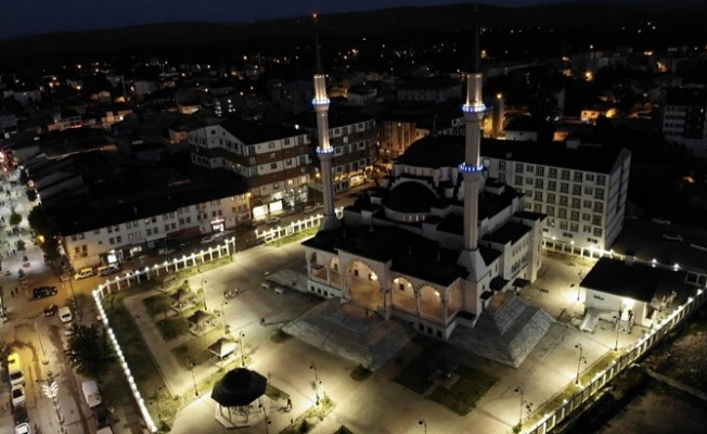 Patnos'ta Recep Tayyip Erdoğan Camii göz kamaştırıyor