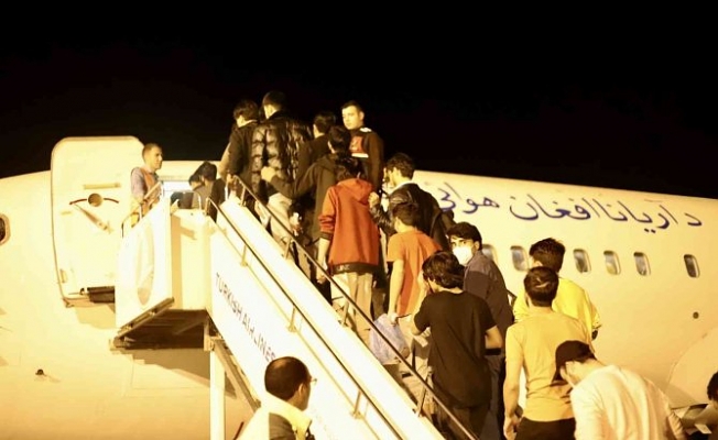 Ağrı'da 273 Afgan göçmen sınır dışı edildi!