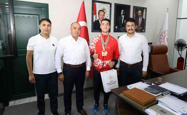 Balkan şampiyonu Ali Demir, İsmail Çalgan'ı ziyaret etti