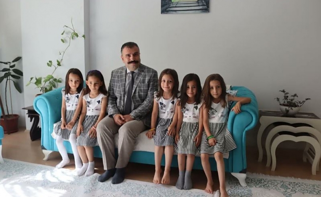 Orhan Bayrak'tan beşiz kızlara ziyaret