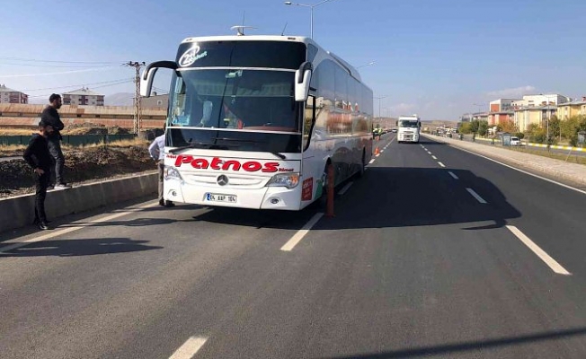 Ağrı'da trafik kazası: 20 yaşındaki genç yoğun bakıma alındı!