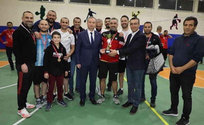 Ağrı'da öğretmenler arası spor turnuvaları tamamlandı