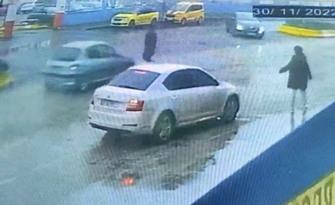 Ağrı'daki feci kaza kameralara yansıdı Ağrı'daki feci kaza kameralara yansıdı