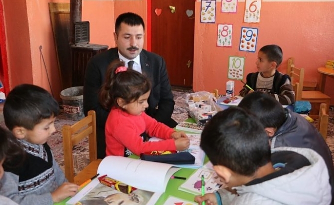 Kaymakam Mustafa Karali köy okullarını ziyaret etti