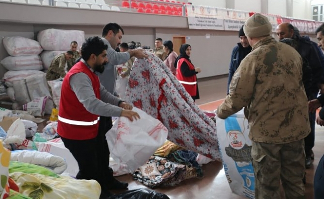 Ağrılılar depremzedeler için tek yürek oldu