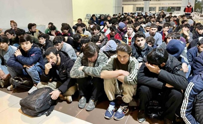 Ağrı'da 136 Afgan göçmen, ülkelerine gönderildi