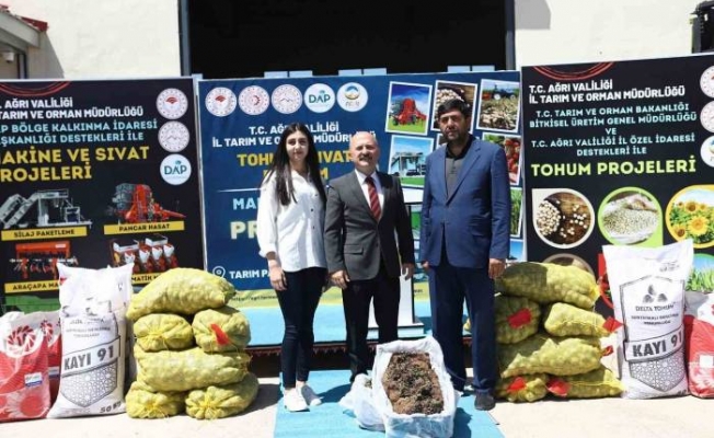 Ağrı'da Tohum-Sıvat Dağıtımı ve Makine Tanıtım Töreni