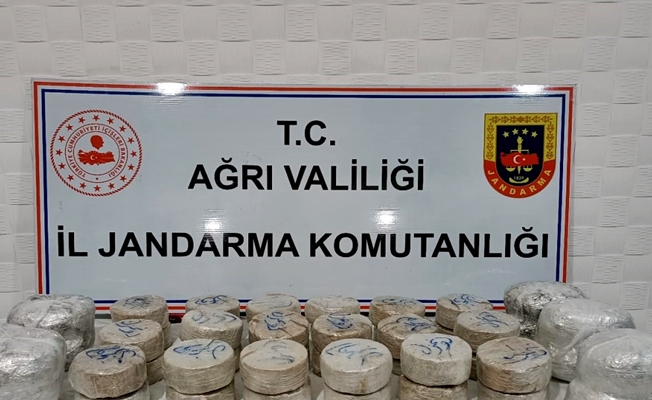 Ağrı'da Türkiye topraklarına atılmış uyuşturucu ele geçirildi