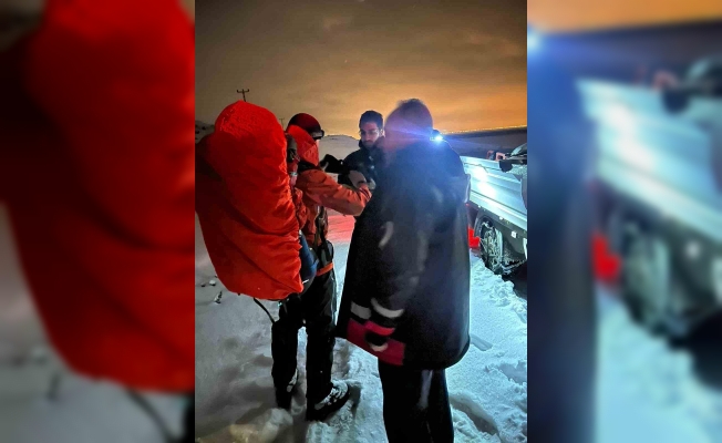 Ağrı’da tipi nedeniyle mahsur kalan 3 dağcı kurtarıldı