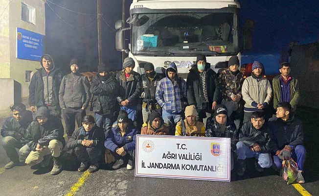 Ağrı’da 19 kaçak göçmen yakalandı
