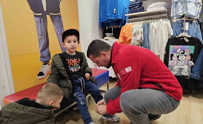 Kızılay Ağrı şubesi çocuklara bayram heyecanı yaşattı