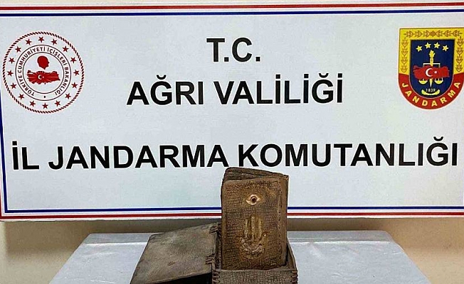 Ağrı'da 1000 yıllık İbranice kitap ele geçirildi