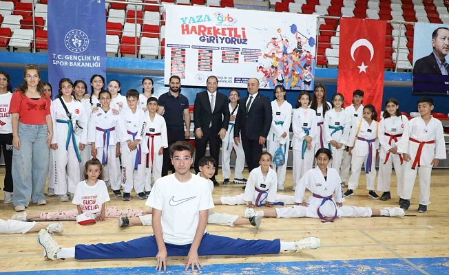 Ağrı’da GSB Spor Okulları halaylar eşliğinde açıldı