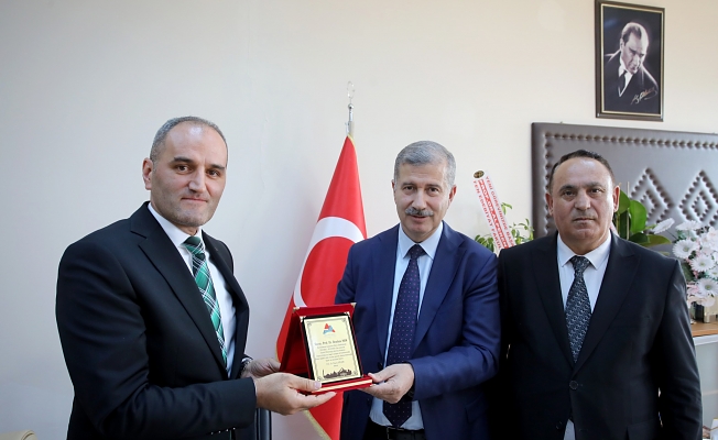 Ağrı İbrahim Çeçen Üniversitesinde Lisansüstü Eğitim Enstitüsünde Devir Teslim Töreni Gerçekleştirildi