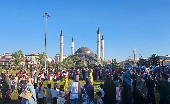 Ağrıda Çocuk Şenliği ve Açık Hava Sinema Etkinliği Düzenlendi